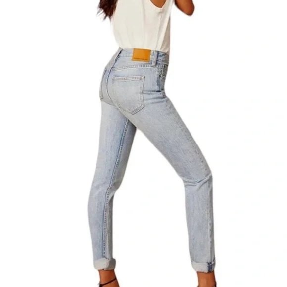Aritzia - Denim Forum The Ex Boyfriend Jeans in Vintage Desert | Size 26 - Picture 3 of 13